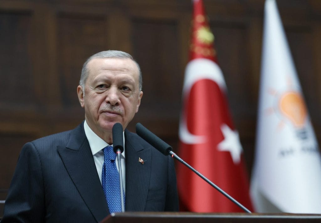 Erdoğan’dan Bahçeli’ye övgüler: Cesur çıkışıyla istikamet çizdi, Kürt kardeşlerim bu eli sımsıkı tut Erdoğan’dan Bahçeli’ye övgüler: Cesur çıkışıyla istikamet çizdi, Kürt kardeşlerim bu eli sımsıkı tut