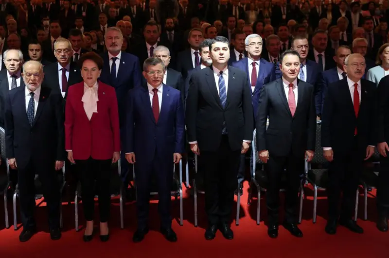 Demokrat Parti’de yaprak dökümü! Enginyurt ve Uzun istifa etti Demokrat Parti’de yaprak dökümü! Enginyurt ve Uzun istifa etti