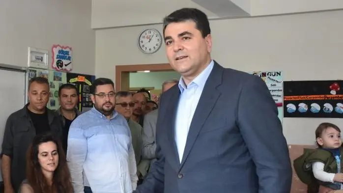Demokrat Parti’de yaprak dökümü! Enginyurt ve Uzun istifa etti Demokrat Parti’de yaprak dökümü! Enginyurt ve Uzun istifa etti