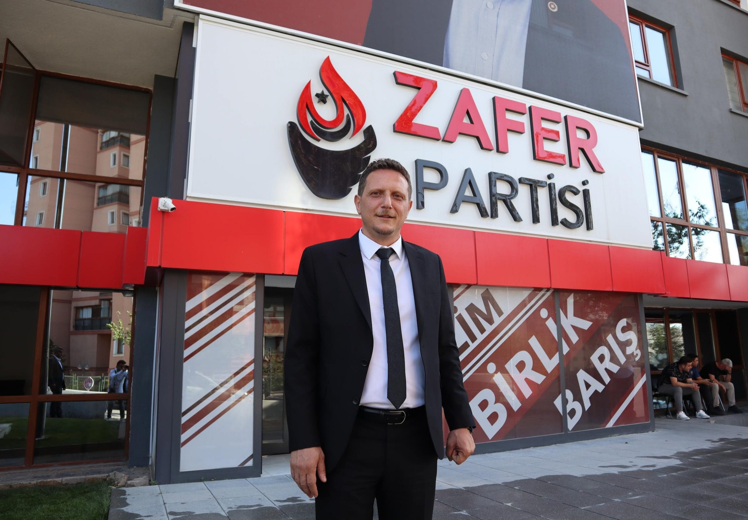 Zafer Partisi’nden emekli zammına sert tepki: Emekli açlığa mahkum edildi