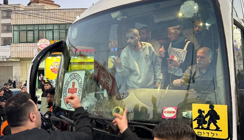 Hamas sekiz rehineyi, İsrail 110 Filistinli tutukluyu serbest bıraktı