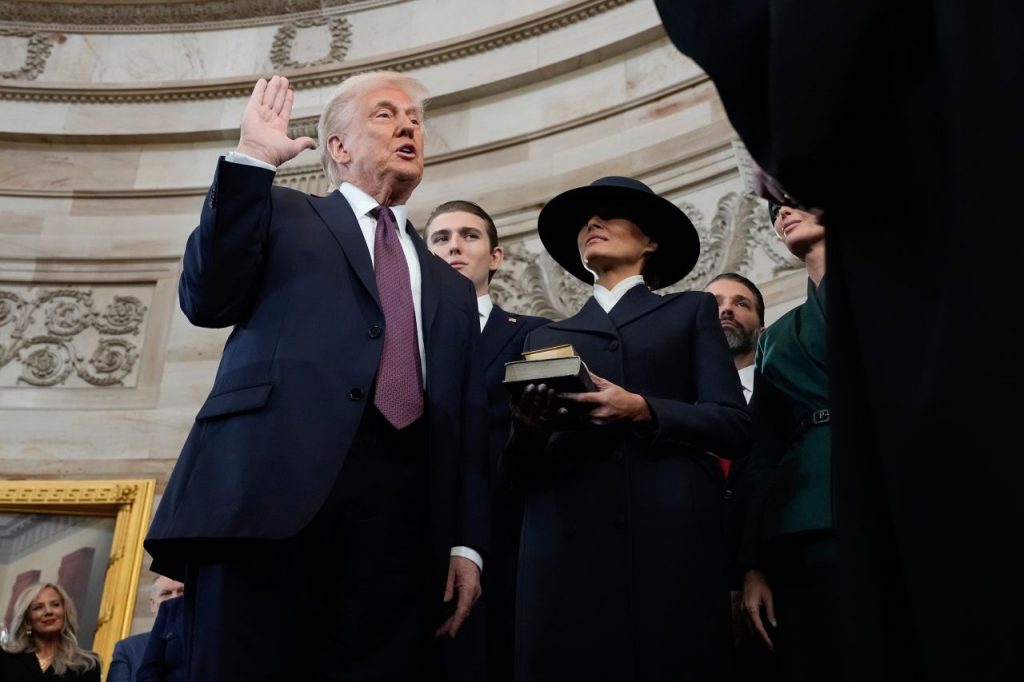 Lincoln'ün İncil'i ile yemin etti... Donald Trump: Artık herkes bize saygı gösterecek