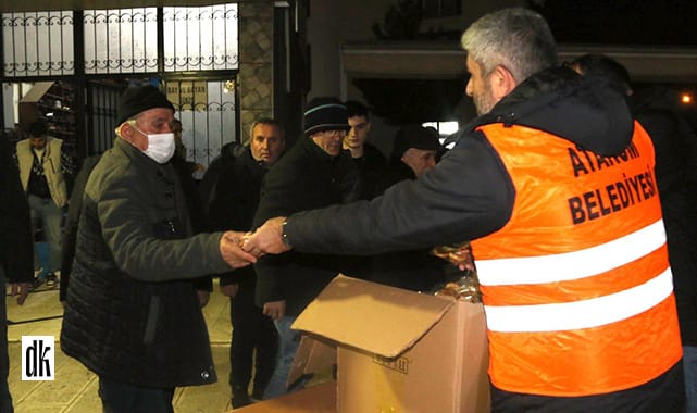 Atakum Belediyesi kandil simidi dağıttı