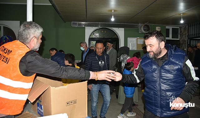 Atakum Belediyesi'nden Kadir Gecesi’nde lokma ikramı