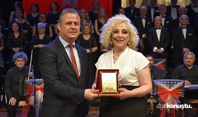Ata Sahne’de unutulmaz 19 Mayıs Konseri Ata Sahne’de unutulmaz 19 Mayıs Konseri