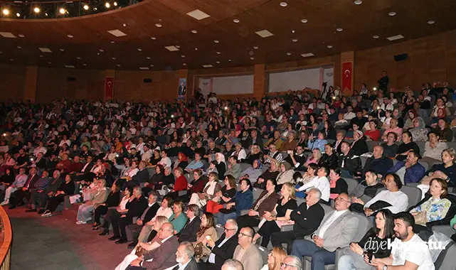 Atakum'da 19 Mayıs programı ‘Bahar Konseri’ ile başladı Atakum'da 19 Mayıs programı ‘Bahar Konseri’ ile başladı