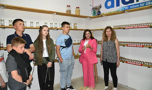 Makedonyalı öğrencilerden Ata Tohum Merkezi'ne ziyaret Makedonyalı öğrencilerden Ata Tohum Merkezi'ne ziyaret