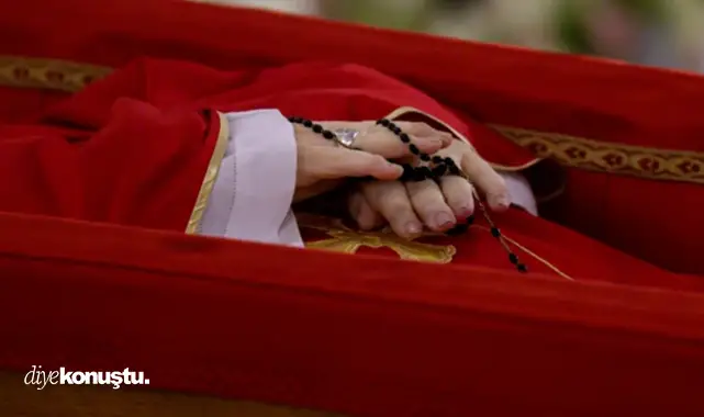 Vatikan’da tarihi veda: Papa'nın cenazesine 200 bin kişi katıldı Vatikan’da tarihi veda: Papa'nın cenazesine 200 bin kişi katıldı