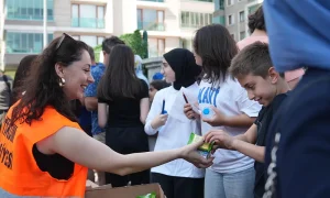 Atakum’da LGS adaylarına sürpriz destek: Kek ve su dağıtıldı