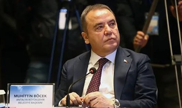 Muhittin Böcek görevden uzaklaştırıldı