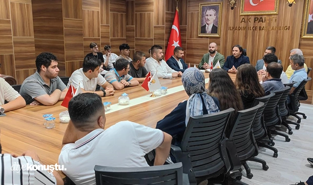 AK Gençlik İlkadım’da bayrak değişimi