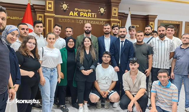 AK Gençlik İlkadım’da bayrak değişimi