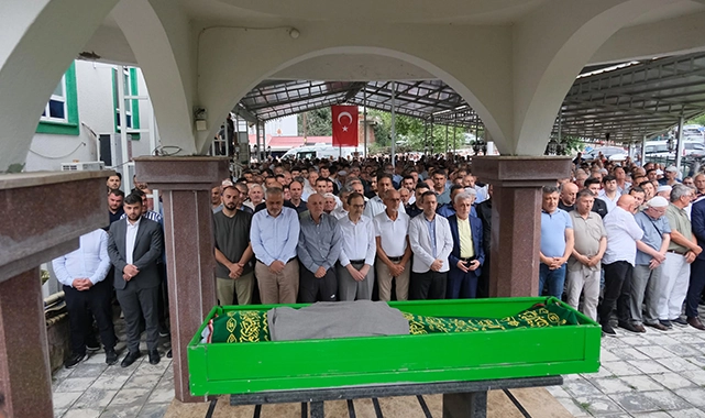 Başkan Şenol Kul kardeşini toprağa verdi 7 Baskan Senol Kul kardesini topraga verdi 1