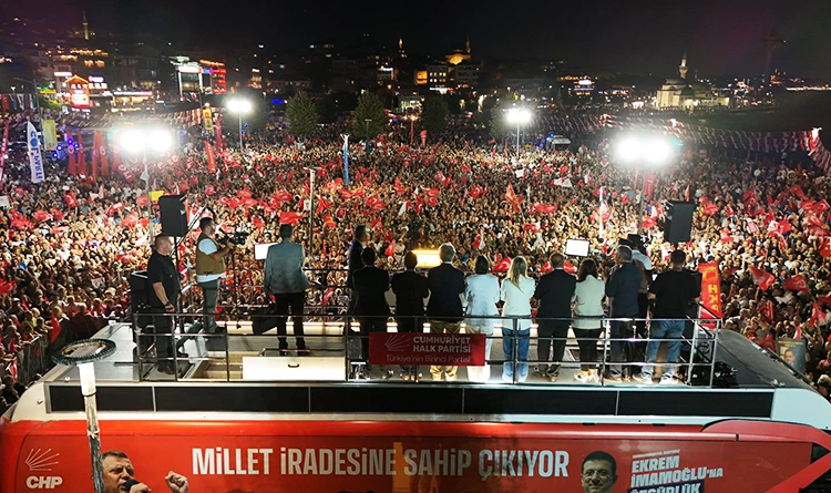 CHP'den 48. miting! Özgür Özel: Yüzde 29 ile seni orada oturtmayacağız 3 CHPden 48. miting Ozgur Ozel Yuzde 29 ile seni orada oturtmayacagiz 2