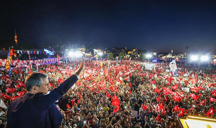 CHP'den 48. miting! Özgür Özel: Yüzde 29 ile seni orada oturtmayacağız 4 CHPden 48. miting Ozgur Ozel Yuzde 29 ile seni orada oturtmayacagiz 4
