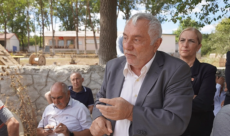 Samsun halkı CHP'li heyete dert yandı 8 Samsun halki CHPli heyete dert yandi 1