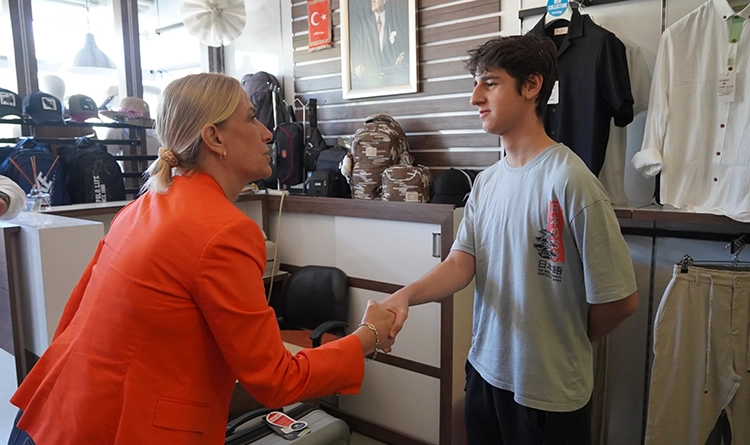 Samsun halkı CHP'li heyete dert yandı 11 Samsun halki CHPli heyete dert yandi 10