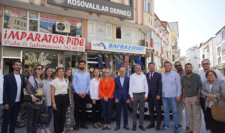 Samsun halkı CHP'li heyete dert yandı 9 Samsun halki CHPli heyete dert yandi 5