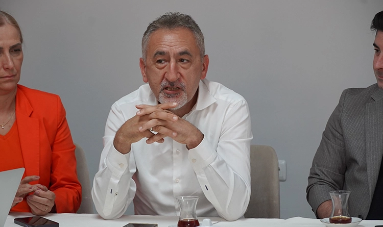 Samsun halkı CHP'li heyete dert yandı 6 Samsun halki CHPli heyete dert yandi 7