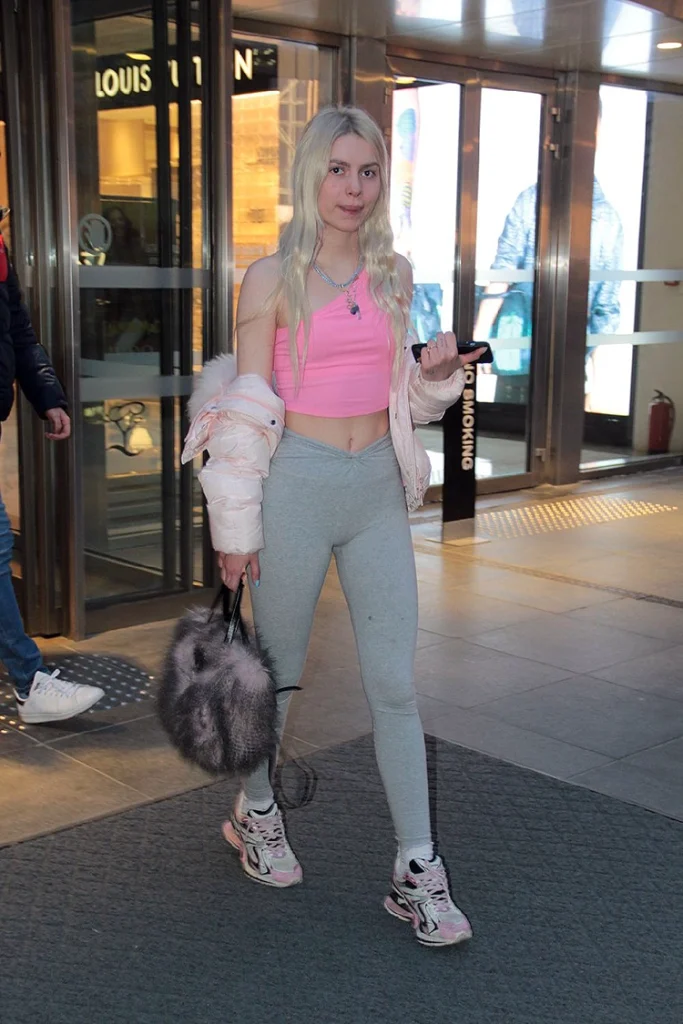 Şarkısı 4 günde 30 bin dinlendi! Aleyna Tilki’den sert tepki 2 Sarkisi 4 gunde 30 bin dinlendi Aleyna Tilkiden sert tepki 8