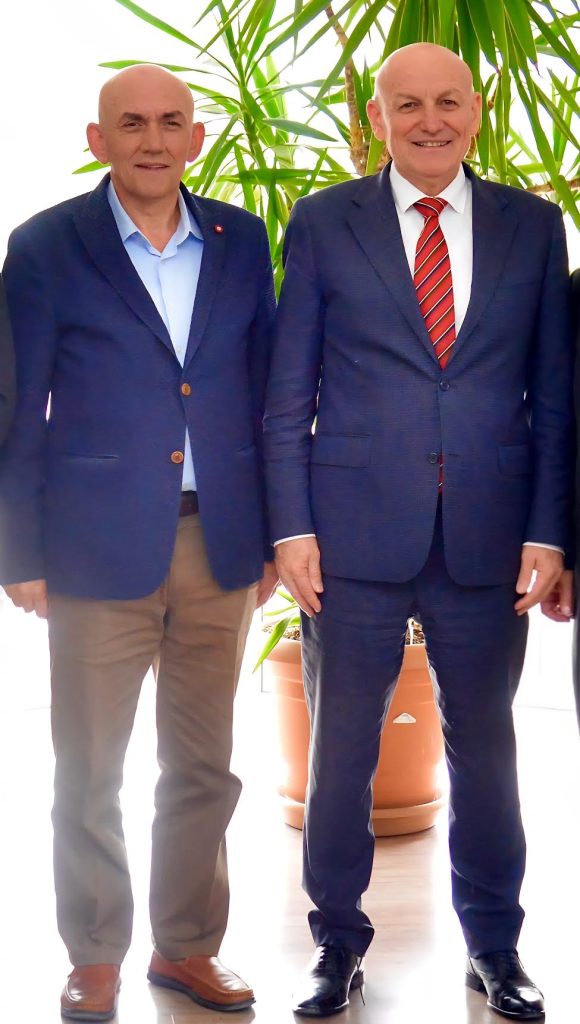 Başkan Şenol Kul kardeşini toprağa verdi 11 sukru kul senol kul