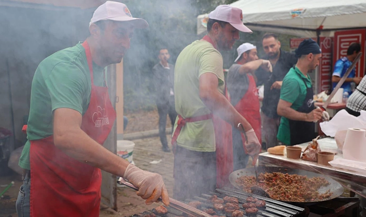 Atakum'da gelenek sürüyor: 2. Fındık Festivali coşkuyla kutlandı