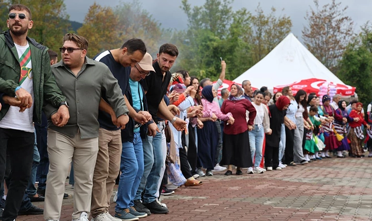 Atakum'da gelenek sürüyor: 2. Fındık Festivali coşkuyla kutlandı