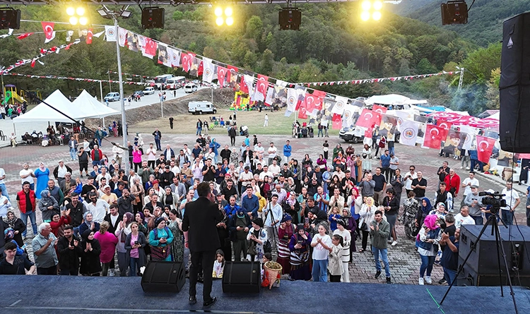 Atakum'da gelenek sürüyor: 2. Fındık Festivali coşkuyla kutlandı