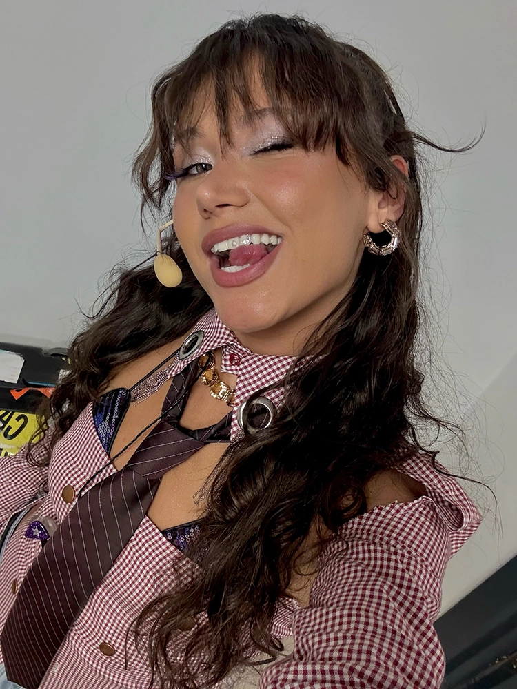 Manifest grubunun yıldızı Pinkeu: Hilal Yelekçi kimdir? Dans ve müzik mariyeri 12 Hilal Yelekci kimdir 1