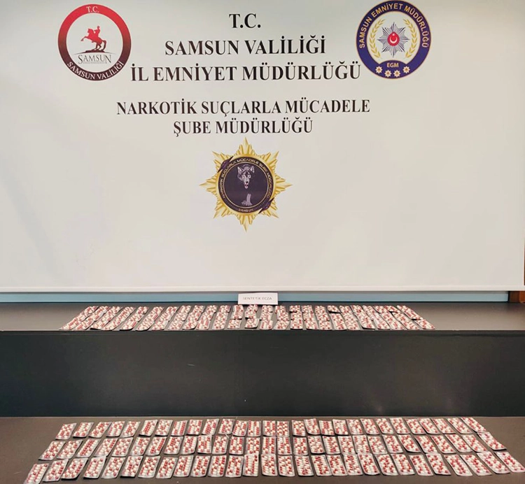 Samsun’da motosikletle uyuşturucu sevkiyatı: Narkotik geçit vermedi 2 Samsunda motosikletle uyusturucu sevkiyati 2