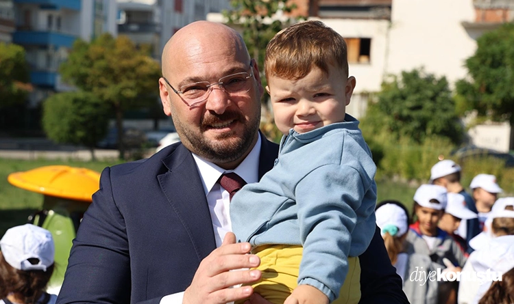 Atakum’da farkındalık dersi: Başkan Türkel öğrencilerle çöp topladı 7 Atakumda farkindalik dersi 4