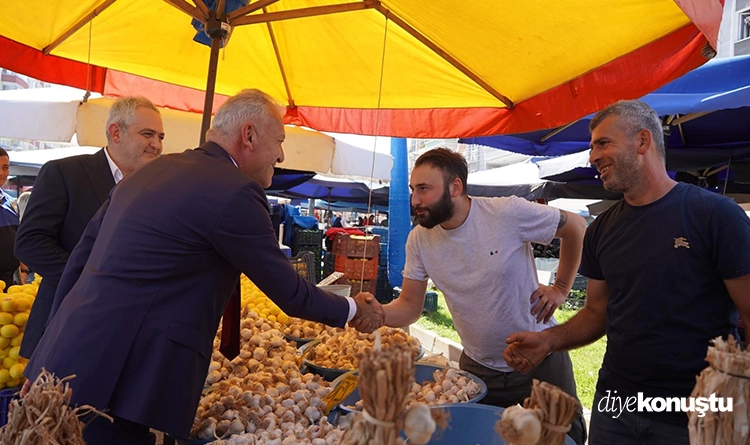 Atakum’da pazar alışverişine güven geldi: Belediye tartı hizmeti başlattı 4 Atakumda pazar alisverisine guven geldi Belediye tarti hizmeti baslatti 3