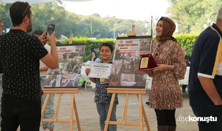 Atakum’un en güzel balkon ve bahçeleri ödüllerini aldı 2 Atakumun en guzel balkon ve bahceleri odullerini aldi 6