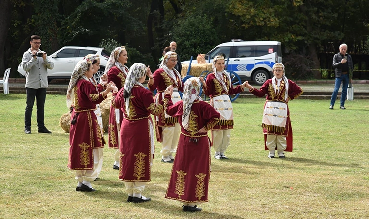 Karadeniz’de bir ilk: Atakum Tarım Şenliği üreticileri ve vatandaşları buluşturdu 19 Karadenizde bir ilk Atakum Tarim Senligi ureticileri ve vatandaslari bulusturdu 1