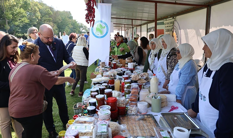 Karadeniz’de bir ilk: Atakum Tarım Şenliği üreticileri ve vatandaşları buluşturdu 5 Karadenizde bir ilk Atakum Tarim Senligi ureticileri ve vatandaslari bulusturdu