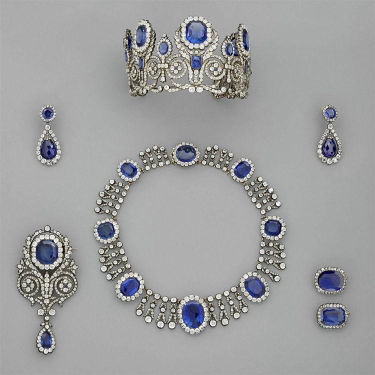 Mona Lisa da orada! Louvre Müzesi’ne soygun: Paha biçilmez hırsızlık 3 Mona Lisa da orada Louvre Muzesine soygun 6