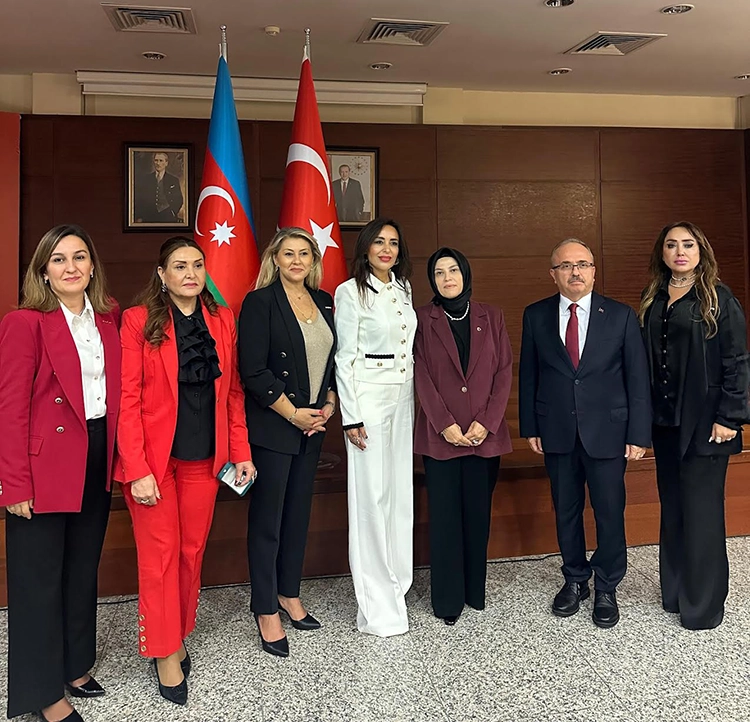 Türk dünyasında kadın gücü: SAMİKAD’dan Bakü çıkarması 2 SAMIKADdan Baku cikarmasi 2