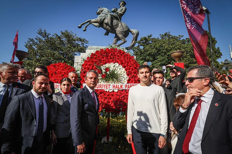 Tolga Birgücü yazdı: Delege yine bölündü! Aynı hamam aynı tas: CHP Samsun'da 4 adayla seçime gidiyor! 9 ozgur ozel samsun ataturk aniti 2025