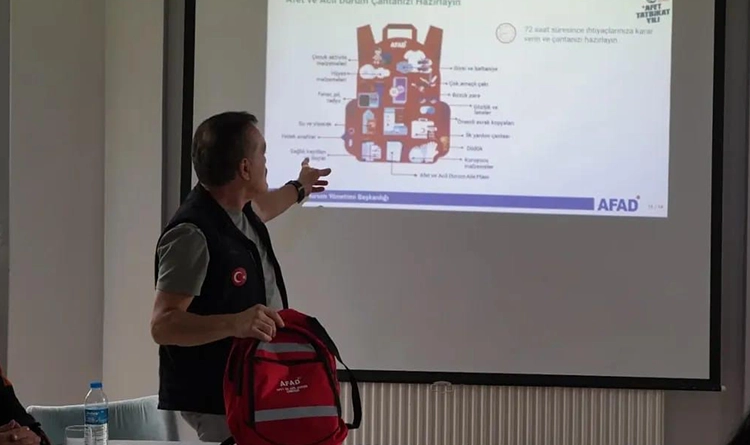 Atakum’da afet bilinçlendirme eğitimleri devam ediyor 1 Atakumda afet bilinclendirme egitimleri devam ediyor 2