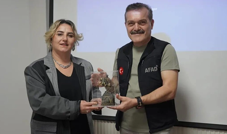 Atakum’da afet bilinçlendirme eğitimleri devam ediyor 4 Atakumda afet bilinclendirme egitimleri devam ediyor 4