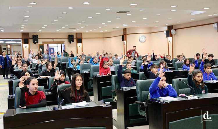 Miniklerin günü: Büyükşehir’den 17 ilçeye anlamlı çocuk etkinliği