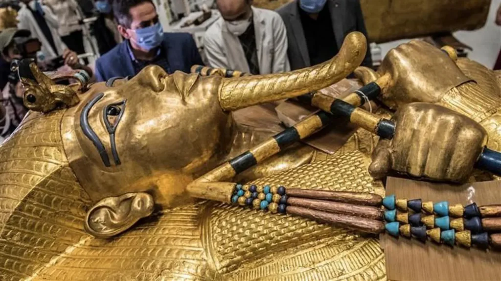 Mısır’da dünyanın en büyük müzesi açıldı: Tutankhamun'un mezarı ilk kez tümüyle sergileniyor 2 Misirda dunyanin en buyuk muzesi acildi 1