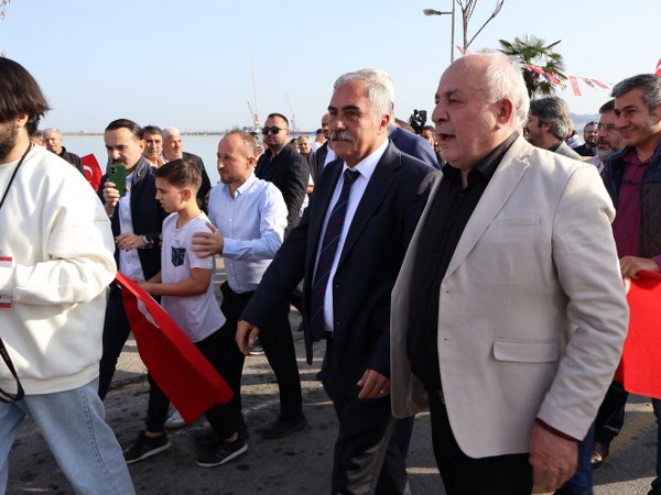 Miting havasi Haci Eyub Guler adayligini acikladi 7