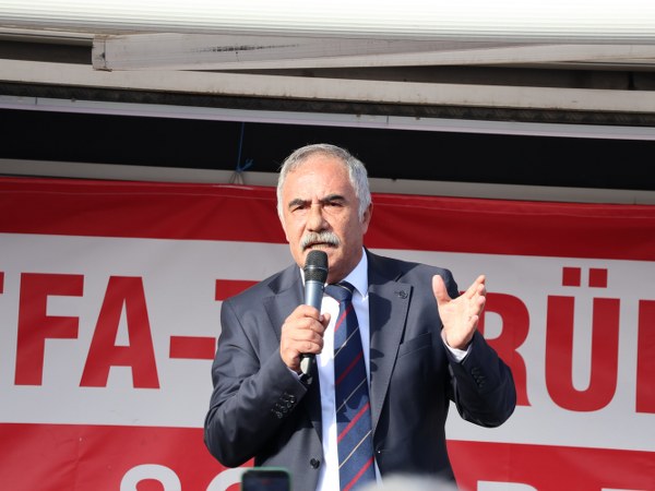 Miting havasi Haci Eyub Guler adayligini acikladi 8