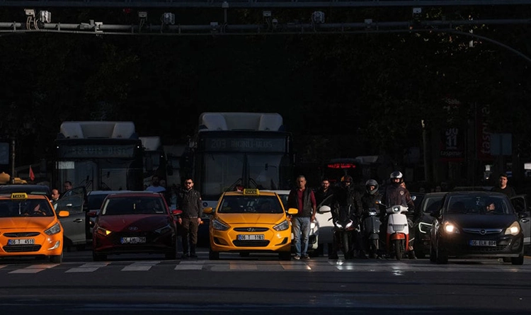 Saat 09.05te hayat durdu Iste Turkiyede 10 Kasim 3