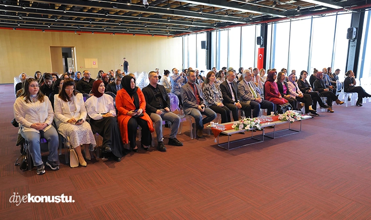 Samsun'da Aile Yılı'nda anlamlı sempozyum 2 Samsunda Aile Yilinda anlamli sempozyum 2