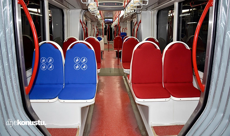 Samsun’da tramvay koltukları yenilendi: Yanmaz malzeme kullanıldı 3 Samsunda tramvay koltuklari yenilendi 5
