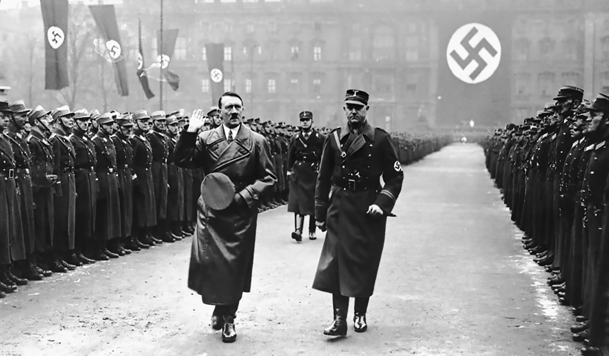 Hitler'in DNA'sı incelendi: Tartışma konusu oldu, işte genetik sırları 1 adolf hitler ordu selam