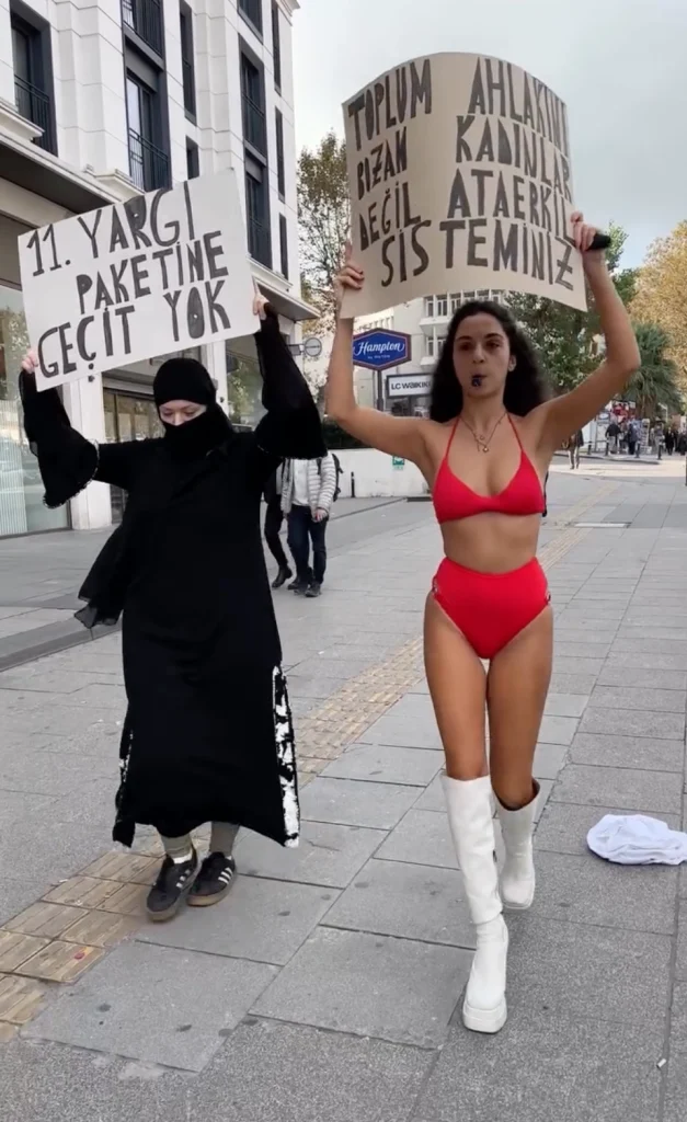Aktivist-model Melisa Aydınalp, bu defa 11. Yargı Paketi'ne karşı yürüdü 2 melisa aydinalp 2