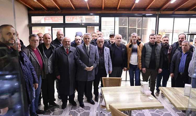 Başkan İhsan Kurnaz sahada: Esnafla birebir temas sürüyor 9 Baskan Ihsan Kurnaz sahada 4